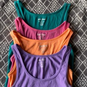 Bundle of Old Navy tanks